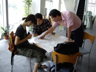 矢部さんからご案内いただいている様子